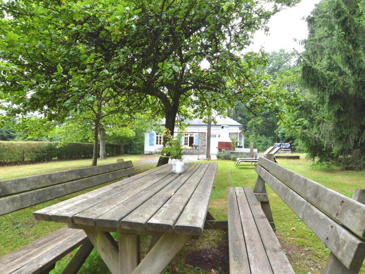 Furnished Bungalow In Monceau En Ardenne With Garden Barbecue Oizy Esterno foto