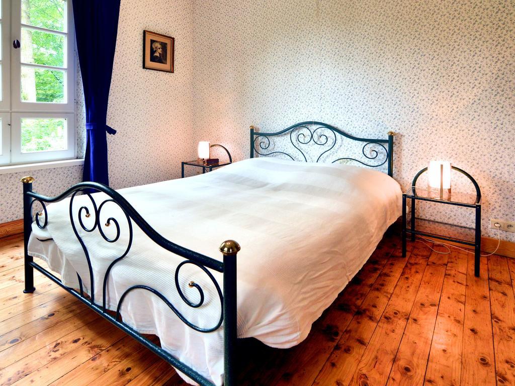 Furnished Bungalow In Monceau En Ardenne With Garden Barbecue Oizy Esterno foto