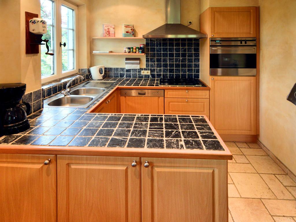 Furnished Bungalow In Monceau En Ardenne With Garden Barbecue Oizy Esterno foto