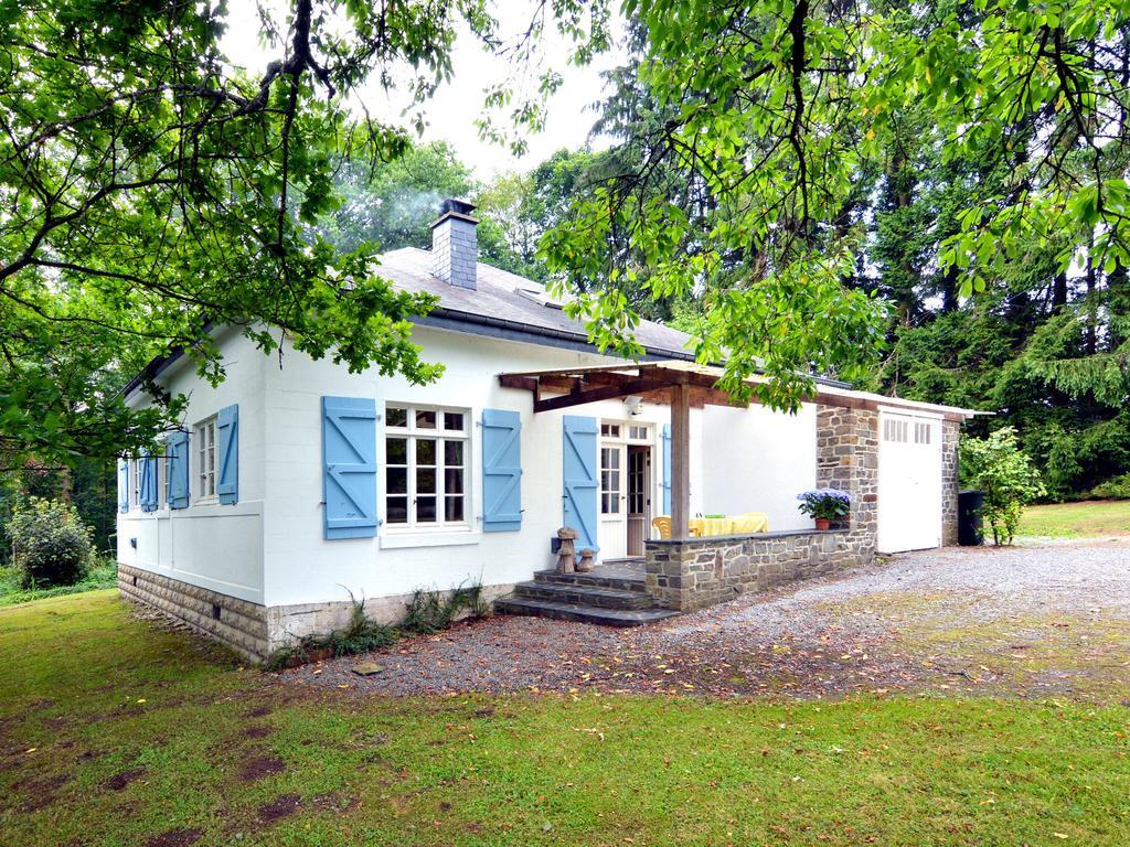 Furnished Bungalow In Monceau En Ardenne With Garden Barbecue Oizy Esterno foto